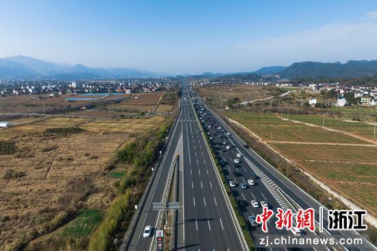 杭金衢高速衢州段。 浙江交通集团 供图 杭金衢高速衢州段。 浙江交通集团 供图