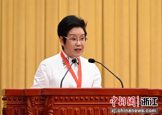 图为：华策影视总裁赵依芳发言。中新社记者 王刚 摄