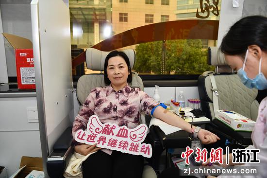 无偿献血现场。张栋 摄 无偿献血现场。张栋 摄