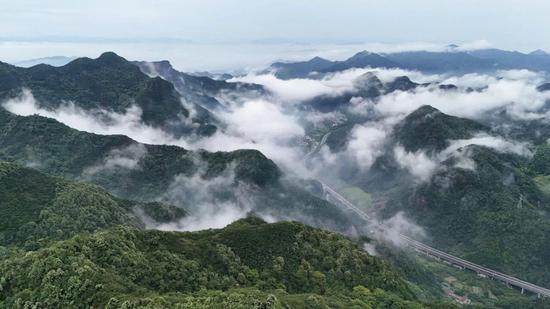 ▲八素山 冰山 摄 ▲八素山 冰山 摄