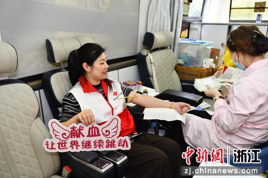 无偿献血现场。张栋 摄 无偿献血现场。张栋 摄