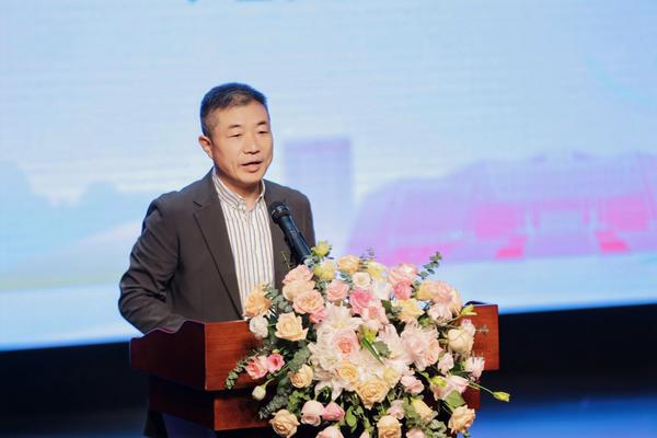 广西壮族自治区党委党史研究室副主任邢江致辞。