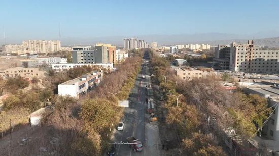 高昌路改造项目现场航拍图。阿地力 摄