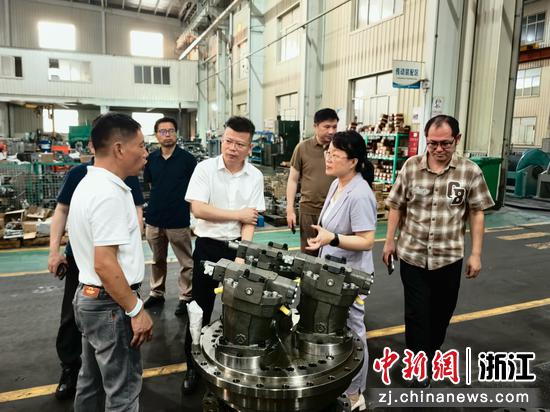 平台专家深入企业一线调研。宁波市市场监督管理局 供图 平台专家深入企业一线调研。宁波市市场监督管理局 供图