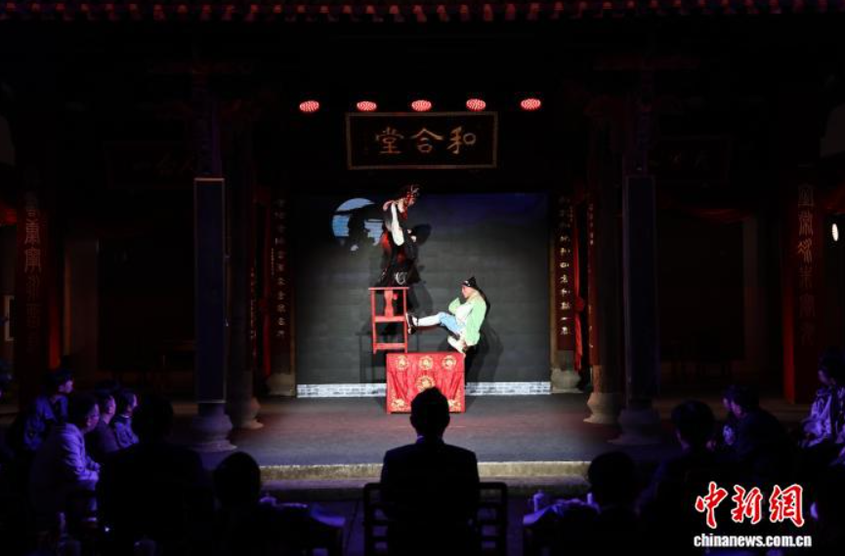 （寻味中华｜戏曲）凌空跃椅水袖生风 台州乱弹亦文亦武