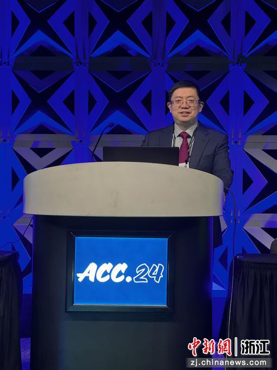 日前，储慧民在ACC美国心脏病大会上做专题发言。受访者&nbsp;供图