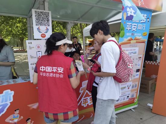 图为活动市集。 图为活动市集。