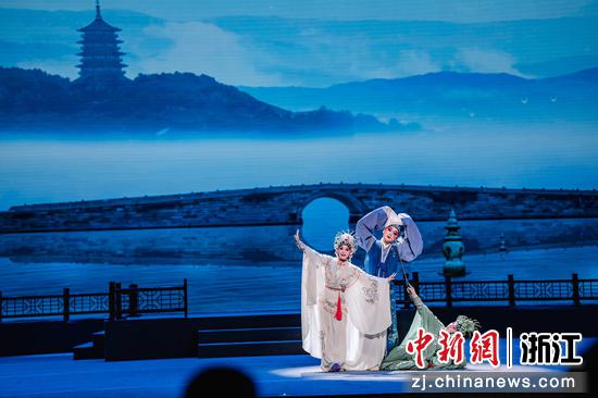 11月27日，“山花烂漫时”戏曲专场现场。（主办方供图）