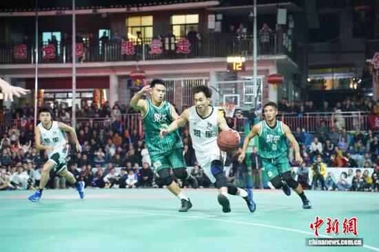 资料图为台江“村BA”现场。台江融媒供图 资料图为台江“村BA”现场。台江融媒供图