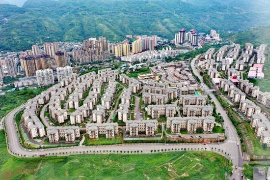 2025年9月15日,航拍贵州毕节赫章县金银山社区。鲁绍林 摄 2025年9月15日,航拍贵州毕节赫章县金银山社区。鲁绍林 摄