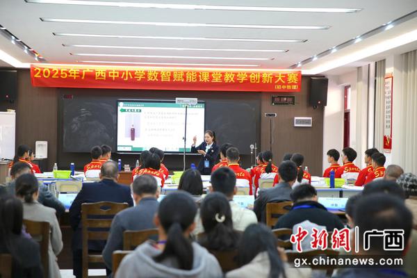 初中物理课堂教学。祥立胜 摄 初中物理课堂教学。祥立胜 摄