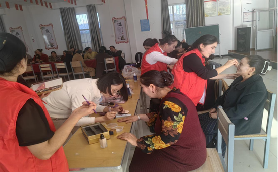 时尚下库 绽放石榴花 时尚下库 绽放石榴花