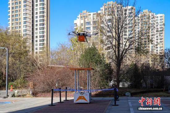12月1日，天津市首条常态化无人机运输血液制品航线正式启用。（中新天津生态城供图）