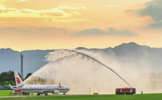 丽水机场通航 图 程昌福 摄