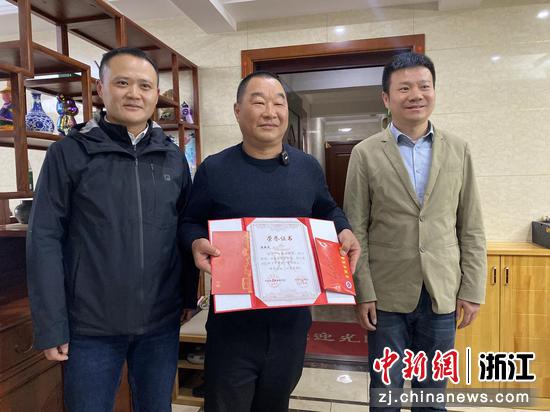 证书颁发现场。张宇 摄 证书颁发现场。张宇 摄