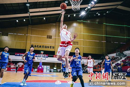 开幕式现场。 海亮教育 供图 开幕式现场。 海亮教育 供图