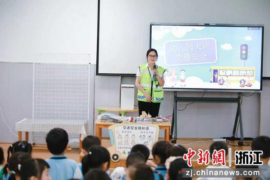 浙高运公司养护病害学堂打造“交通角色体验课”。浙江交通集团高速公路金华管理中心 供图 浙高运公司养护病害学堂打造“交通角色体验课”。浙江交通集团高速公路金华管理中心 供图