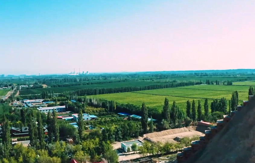 新疆石河子：“诗与远方”之城