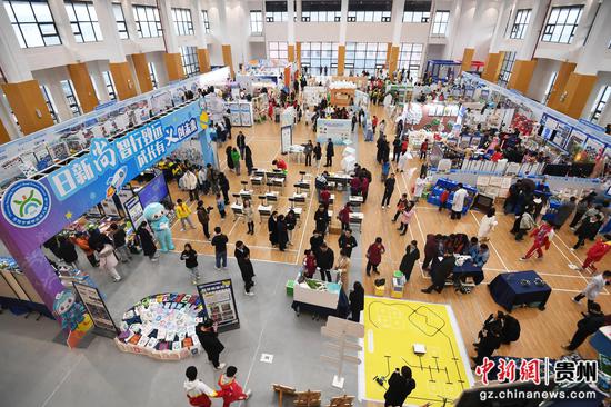 12月5日,贵州省中小学科学教育实验区、实验校交流观摩活动现场。 12月5日,贵州省中小学科学教育实验区、实验校交流观摩活动现场。