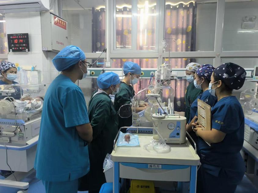 广州医疗援疆守护新生 疏附极早产儿顺利出院！