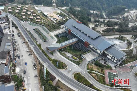 图为西江服务区。 记者 瞿宏伦 摄 图为西江服务区。 记者 瞿宏伦 摄