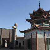 新疆何以形成多宗教并存格局？