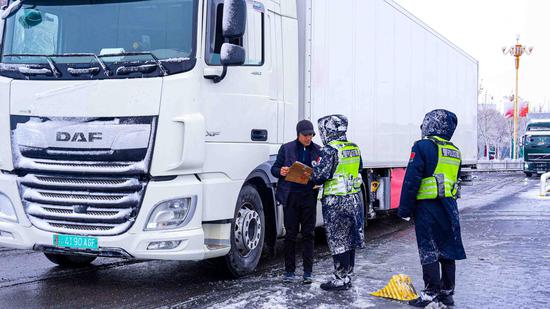 ae73e73ce2e6bbb03e5d6878c083f37b