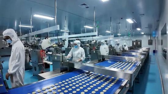 新疆美滋滋食品有限公司标准化生产线。