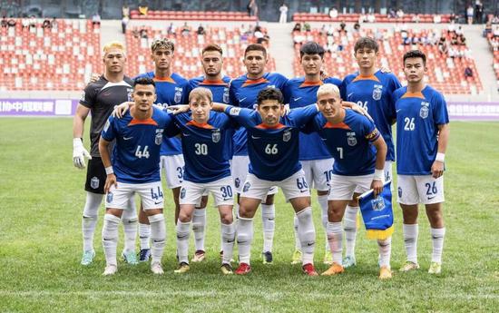 第二排左一为米尔提扎·阿卜杜热依木5