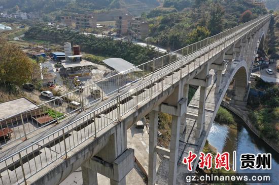 黄家湾水利枢纽工程水塘支渠渡槽建成完成 黄家湾水利枢纽工程水塘支渠渡槽建成完成