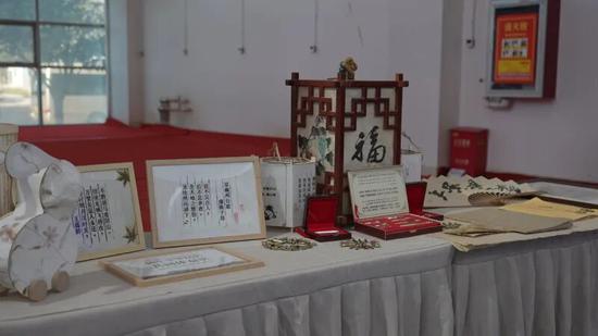 桑皮纸文创产品。努尔古再丽 摄