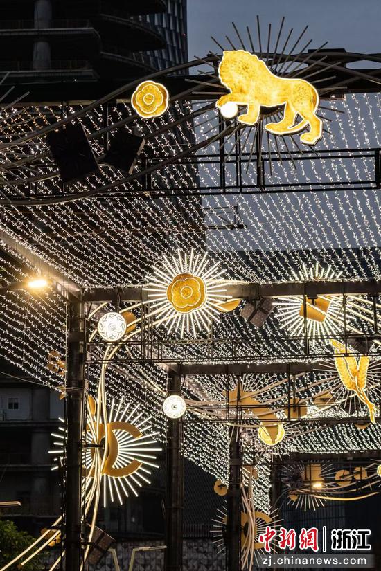 杭州万象城商圈,节日氛围浓厚。主办方 供图 杭州万象城商圈,节日氛围浓厚。主办方 供图