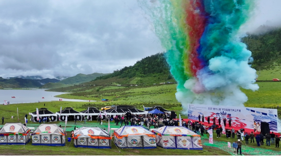 “浙江万人游凉山”系列活动现场。