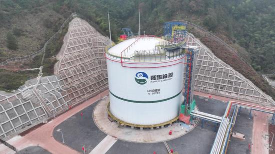 习水天然气液化调峰储备库项目LNG储罐。张川 摄