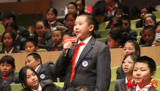 活动现场互动提问环节。人民网记者 陈新辉摄e