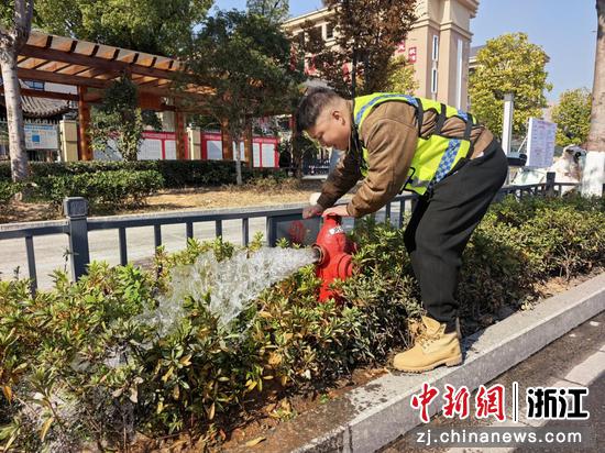 日前，2026年浙江省公务员考试永康考区周边，永康钱江水务员工开展供水排查。程恺&nbsp;供图
