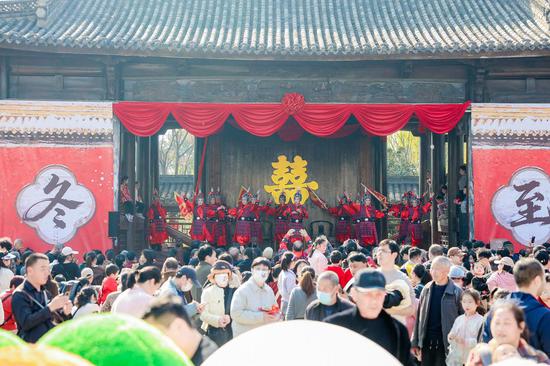 活动现场人头涌动 通讯员供图