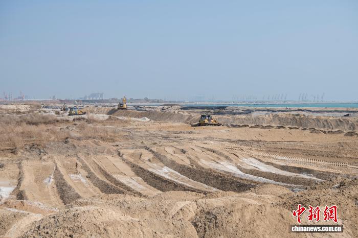 广西北海铁山港20万吨级航道陆域工程全面启动