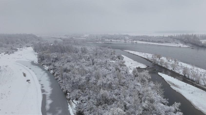 雪后龙口：伊犁河畔的冬日诗笺