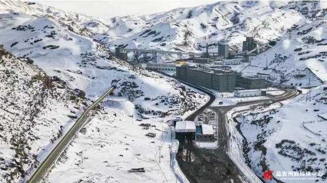 12月21日，九洲恒昌物流股份有限公司呼图壁县输煤廊道重载调试工作顺利推进，项目正式投运。图片来源：九洲恒昌微信公众号