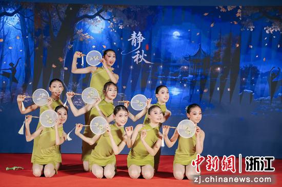 近日，学生表演现场。（主办方供图）