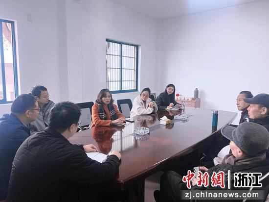 农工党党员们在参加座谈会。农工党湖州市生态环境支部供图 农工党党员们在参加座谈会。农工党湖州市生态环境支部供图