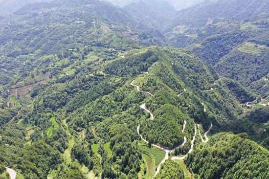 剑河县的绿水青山。 (杨家孟 摄)