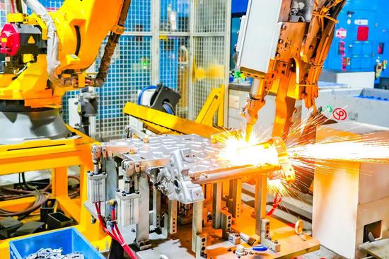 金华沿浦汽车零部件有限公司生产车间 胡赣昌/摄