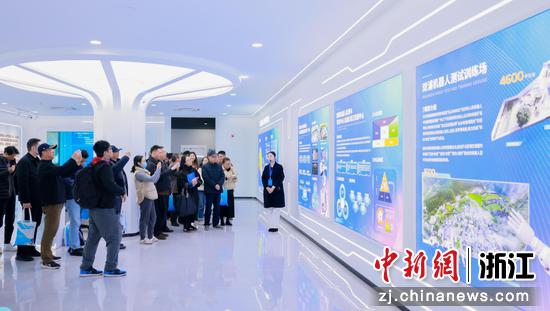 启用活动现场。西湖区委宣传部供图