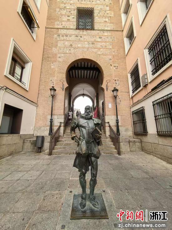 塞万提斯的雕像 作者供图