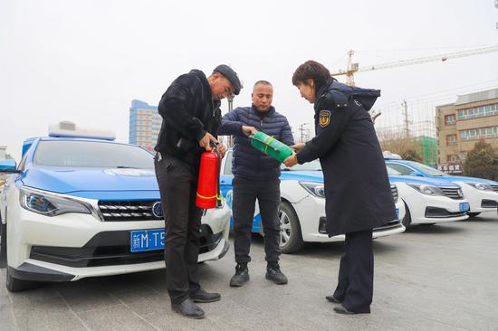 f0006eba1b40814d50b02f7b4d6aeb31