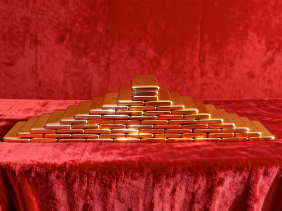 12月30日，五鑫铜业稀贵车间生产的今年最后一批规格为1公斤每锭、纯度达99.99%的金锭，总重57公斤。图片由五鑫铜业稀贵车间 靳峰峰 提供