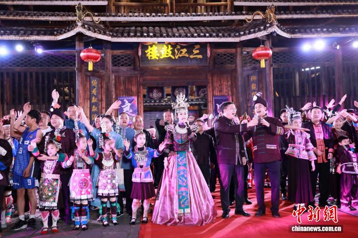 广西乡土T台秀演绎别样民族风情