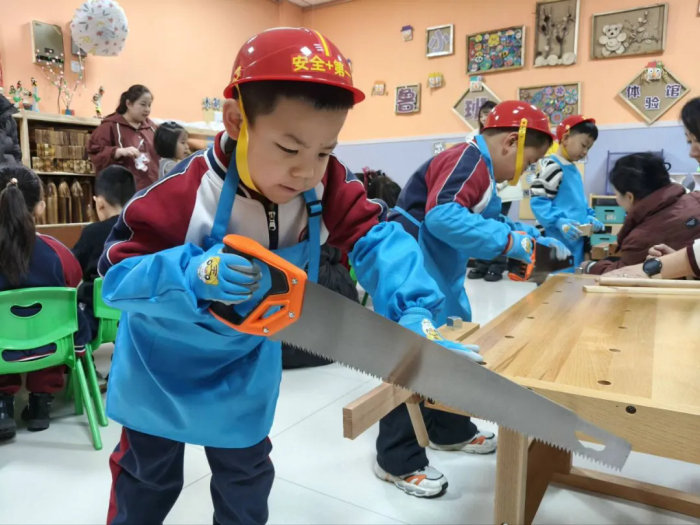 萌娃变装、非遗民俗体验……精河县各学校庆元旦活动超嗨